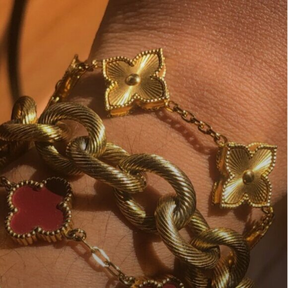 NWT - Alhambra Guilloche Gold Clover Bracelet - Picture 8 of 9